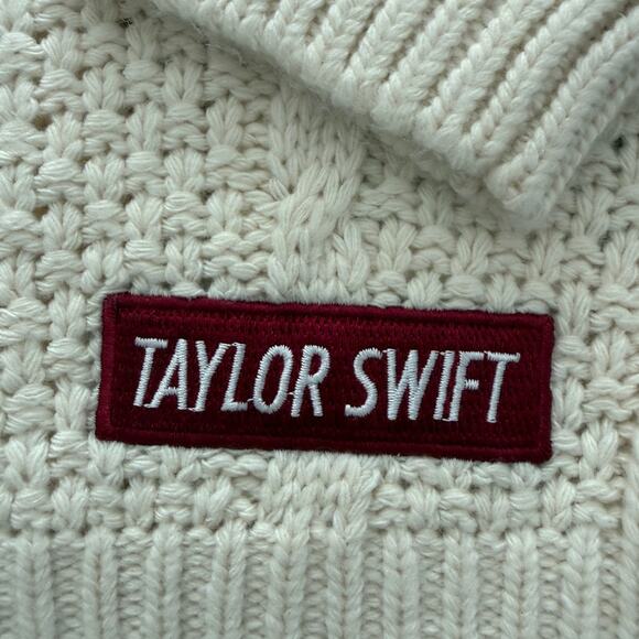 Taylor Swift NIB | Official RED (TV) Cream Cable Knit Cardigan Sweater | size XS - Picture 9 of 12